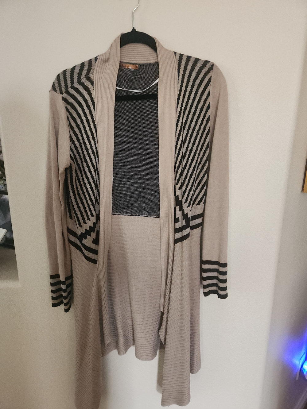 Belldini Taupe and Black Open-Front Geometric Knit Cardigan